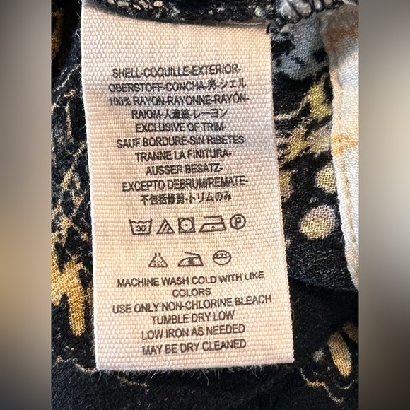 Free People Catch Me If You Can Tie Sleeve Blouse Size Small Flowy
Peasant Boho - Picture 9 of 9